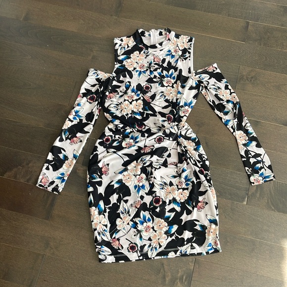 Guess Cold-shoulder  Dress - Picture 1 of 6